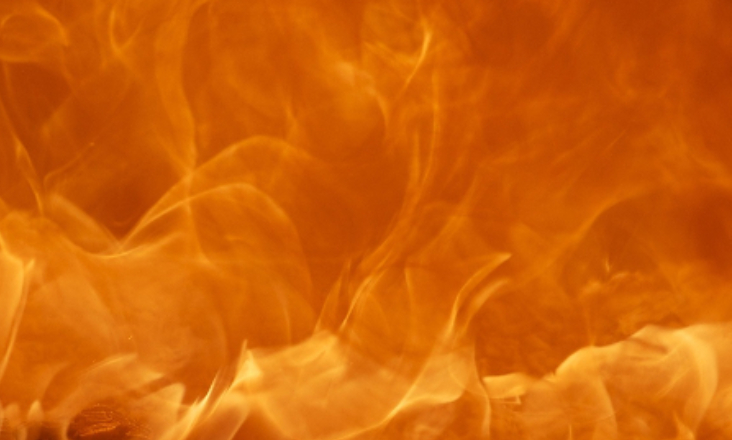 Incêndio atinge empresa de resíduos na Póvoa de Varzim