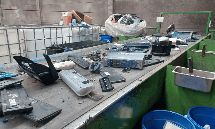 Electrão abre as portas das fábricas da reciclagem