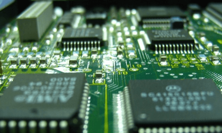 Cientistas da Universidade de Coimbra desenvolvem técnicas para reciclar lixo eletrónico