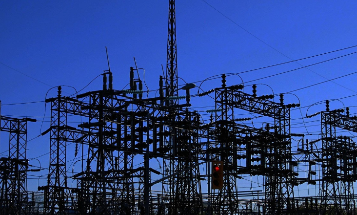 Imputar mais custos aos promotores de renováveis pode trazer mais segurança ao sistema, mas consumidores vão sempre pagar a fatura da transição energética 